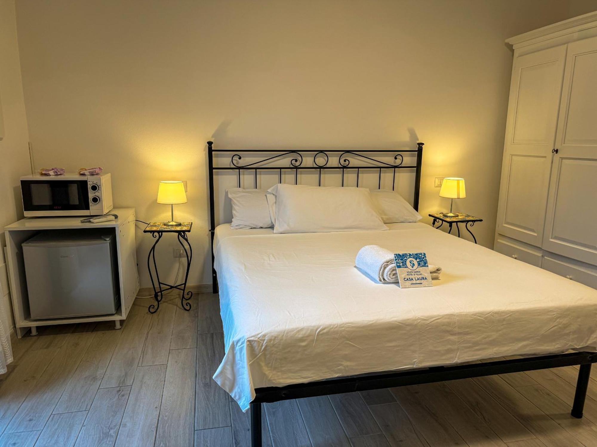 Sg Rooms - Casa Laura Peschiera del Garda Buitenkant foto