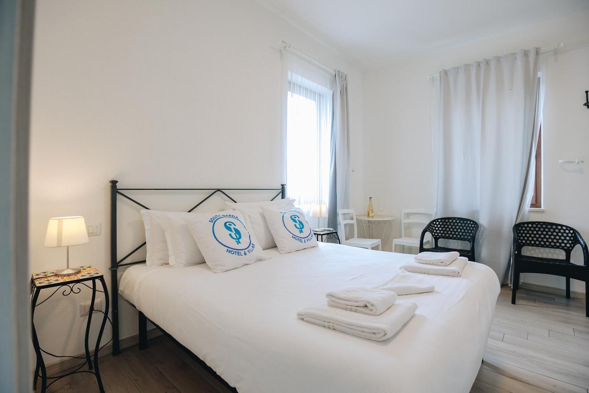 Sg Rooms - Casa Laura Peschiera del Garda Buitenkant foto